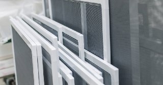 Москитные сетки на пластиковые окна Куйбышев купить по цене от 934 руб.